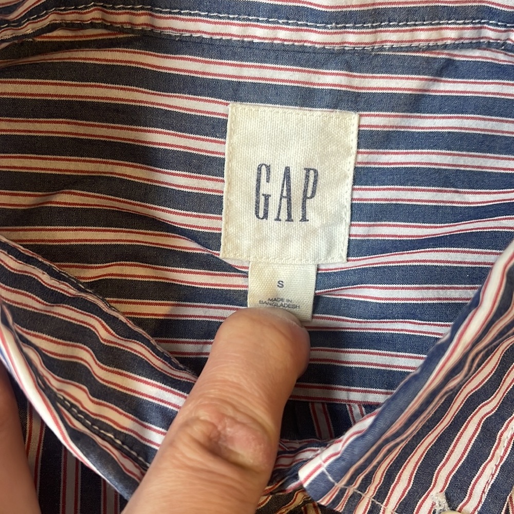 GAP Button Down Shirt - Picture 5 of 7
